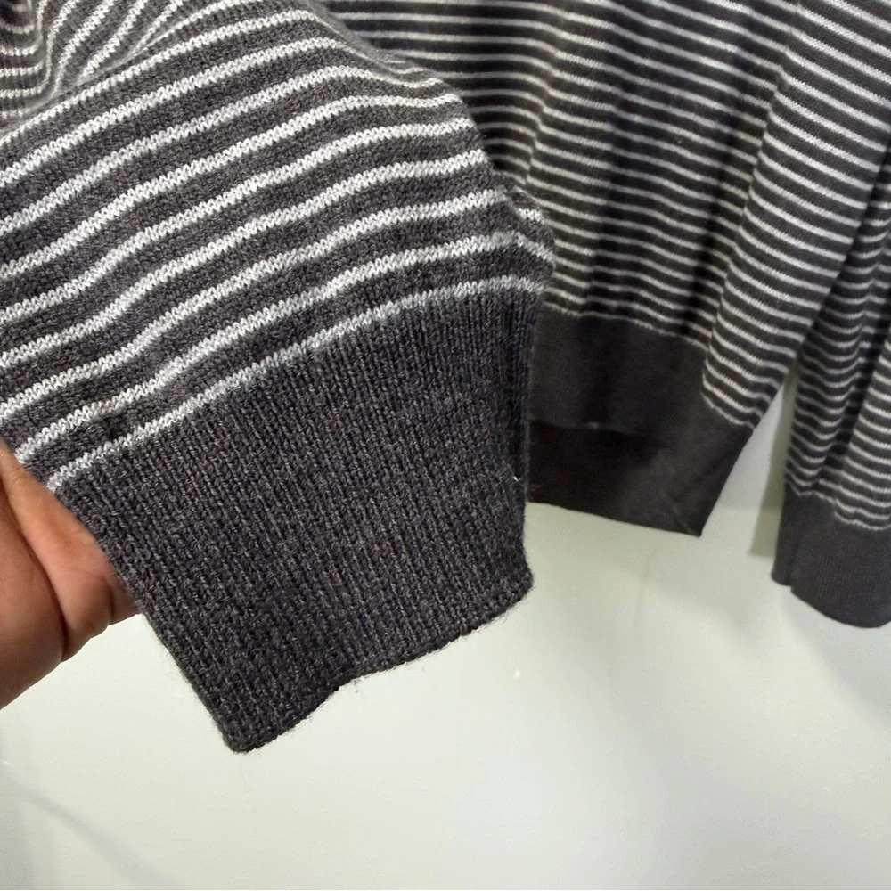 Club‎ Room Black and Gray Merino Wool Blend Striped V-Neck Sweater Size XL